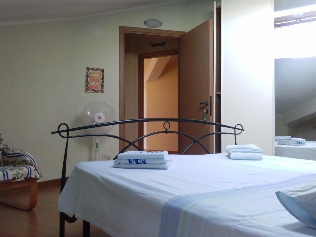Bed and Breakfast Mansarda Raggio Di Sole Werona Pokój zdjęcie